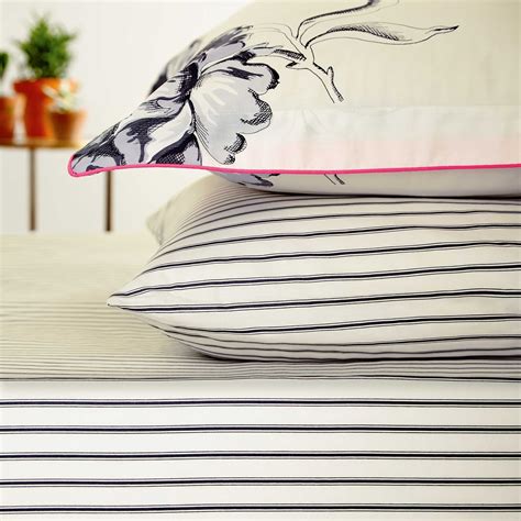 Joules Monochrome Regency Floral Bedding in Creme at Bedeck 1951 ...