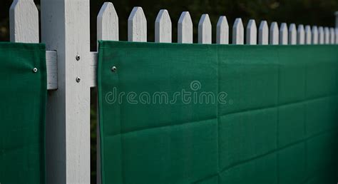 Rezultat imagine pentru Installing Privacy Screen