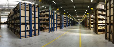 Aufräumen im Lager - Line of Biz