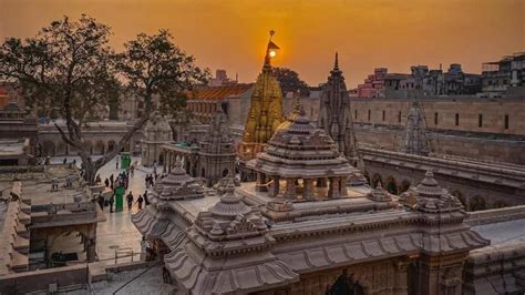 वाराणसी: अब विश्वनाथ धाम के प्रसाद के साथ बांटी जा रही बुकलेट चर्चा में ...