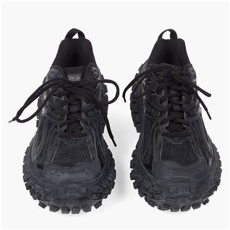 Balenciaga Defender to prawdziwy czołg wśród sneakersów