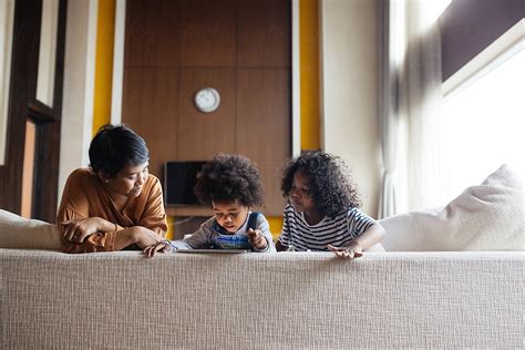 Kids Using Tablet 的图像结果