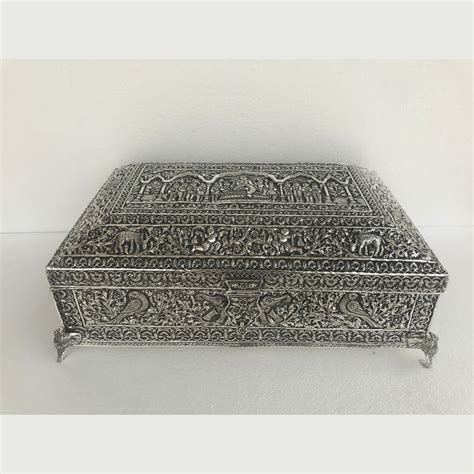 Royal Silver Dry Fruit Box – Maharani Rungtas