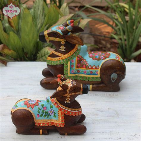 12" Rajasthani Floral Wooden Nandi Statue – Trove Craft India