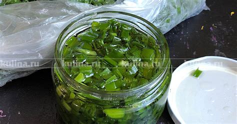 Молодой чеснок с зеленью на зиму в масле – рецепт приготовления с фото ...