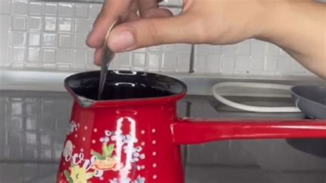 TURKINJA POKAZALA KAKO SE PRAVILNO KUHA TURSKA KAFA: Iznenadićete se ...