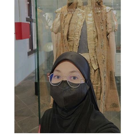 Nur Qurratu - Maths teacher - ₹1137/h