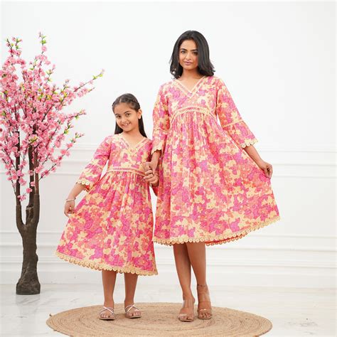 'Pink Swirl' Tie-Dyed Mom and Daughter Cotton Dresses – Fashiana