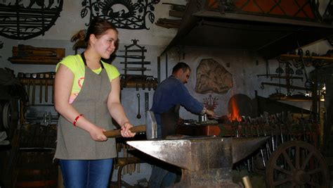 Экскурсия в кузницу и кузнечный мастер-класс на GoRu