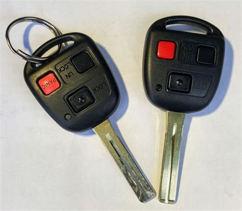 How to Open Lexus Key FOB 的图像结果