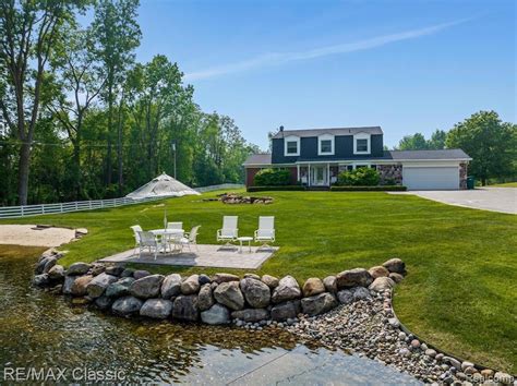 8173 Earhart Rd, South Lyon, MI 48178 | Homes.com