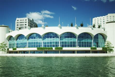 Want to follow in the architectural footsteps of Frank Lloyd Wright ...