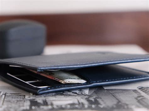 Capra - Card & Cash Wallet / Blue – The Postbox