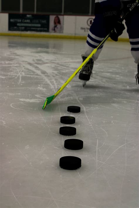 Hockey Stick and Puck 的图像结果