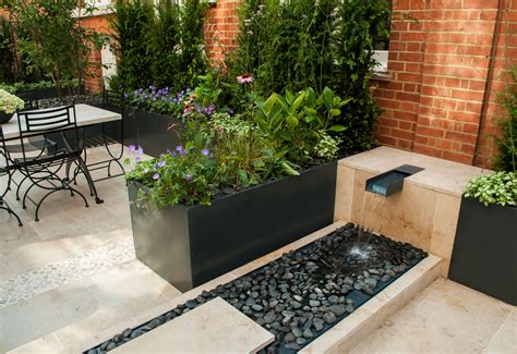 14 modern fountains for small patios or entrances | homify