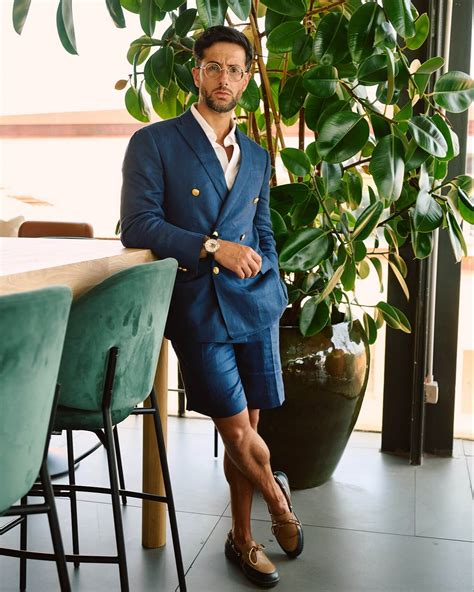 How to Wear a Suit with Shorts For Men
