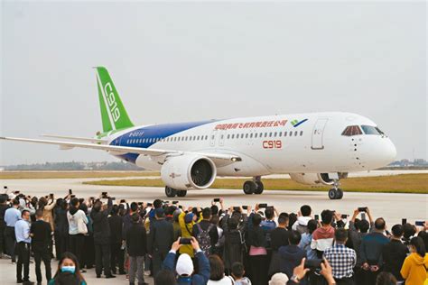 国产飞机C919正式商用，国产商用客机的荣耀_腾讯新闻