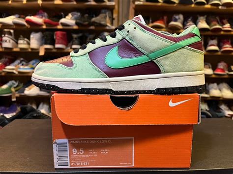 NIKE WMNS DUNK LOW CL "TEAM RED/TOUR MALINE" (2007) 26.5cm | USED ...