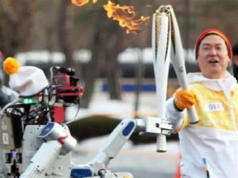 Robot Torchbearer For South Korea's 2018 Winter Olympics Smashes A Wall ...