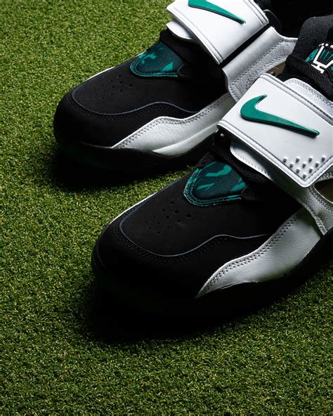 Nike Air Diamond Turf Emerald Release Date | SneakerNews.com