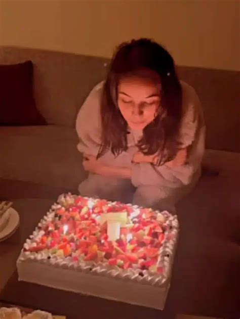 शंहनाज गिल ने क्यूट अंदाज़ में मनाया अपना Birthday - DNP India Hindi
