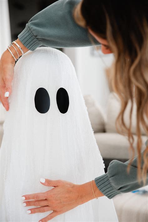 DIY Light Up Ghosts Decor | Outdoor Safe & Pottery Barn Inspired ...