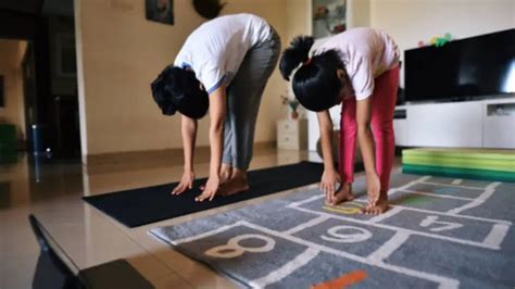 Stretching Exercises for Kids: 5 Easy Moves for Better Health and ...