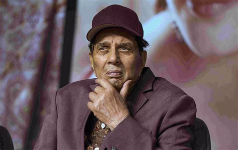 Dharmendra discharged from hospital, family opts for home treatment