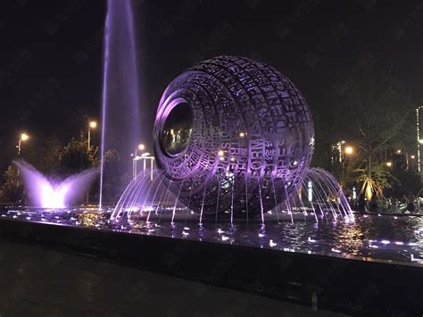 四川雕塑制作经典——湖北襄阳“世纪之眼”不锈钢广场雕塑即将与公众见面