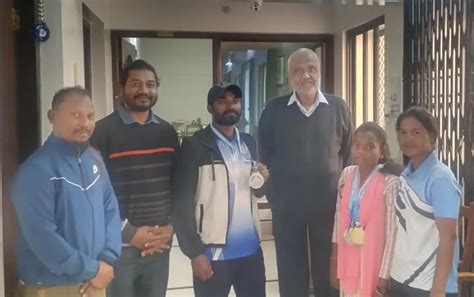 नेशनल आर्चरी में पदक जीतने वाले दिव्यांग तुलसी कारोवा व विजय सुंडी को ...