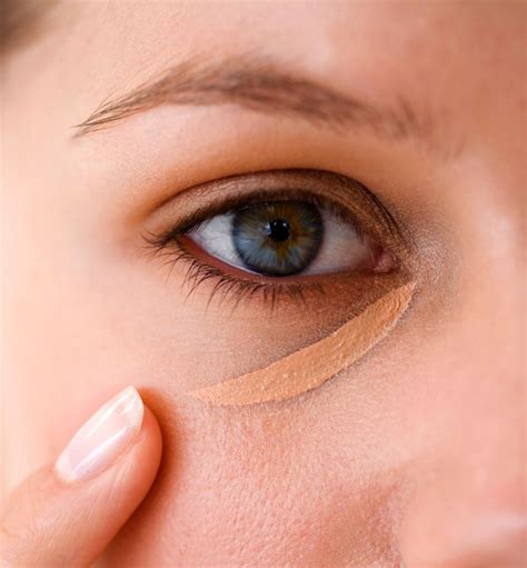 Fine lines and makeup creasing