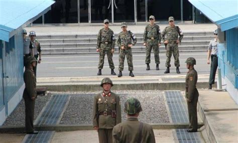 如果没有外力干扰，朝鲜能打过韩国么？先看看边境上的士兵对比_腾讯新闻