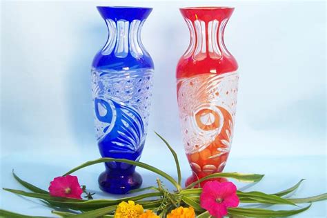创意玻璃花瓶_2015新款套刻花玻璃花瓶人工 创意玻璃 礼品 摆饰 - 阿里巴巴