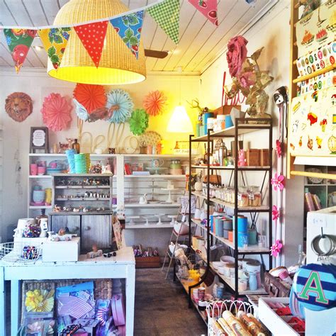 Gift Shop Store Design 的图像结果