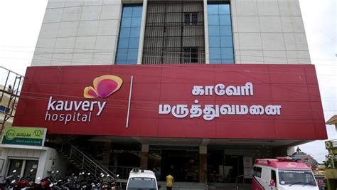 காவேரி மருத்துவமனைக்கு இ.பி.எஸ். - ஓ.பி.எஸ். வருகை | nakkheeran