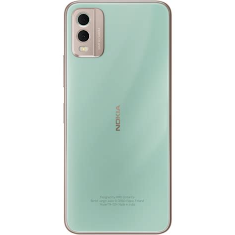 Nokia C32 with luxurious design and low-light capture