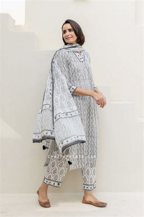 Cotton Block Print Leheriya Pattern Kurta Set in Classic Black & White ...