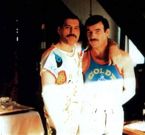 Jim Hutton, a grande paixão da vida de Freddie Mercury