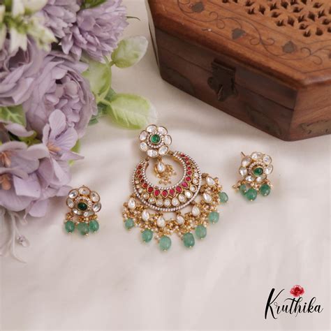 Gorgeous Floral Kundan Jadau Pendant Set With Green Bead Drops PS254 ...