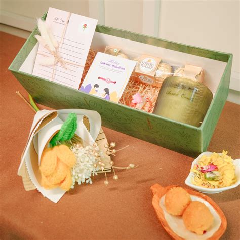 Rakhi hamper for flower lover bhai bhabhi – https://artecasa.in/