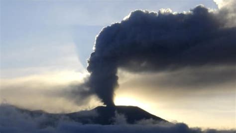 Indonesia's Marapi volcano eruption