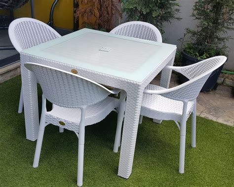 Bambu Rattan 90x90 Camlı Bahçe Balkon Masa Takımı (Beyaz) - Asil Konsept