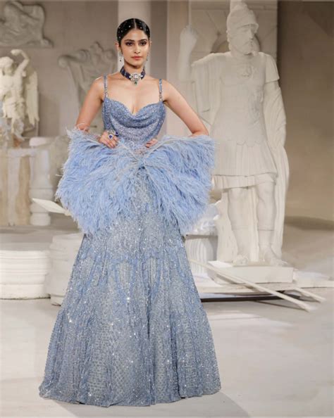 Buy Lilianna Lehenga Set Coral Pink Ivory Foliage Motifs Design