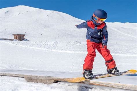 儿童滑雪装备有哪些东西 如何避免受伤_旅泊网