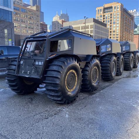 Donda Times on Twitter: "Ye distributing free pairs of Yeezy in the streets of Chicago. In 2021 ...