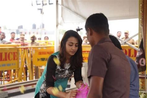 Trisha pays homage to Jayalalithaa's Memorial in Marina - Photos,Images ...