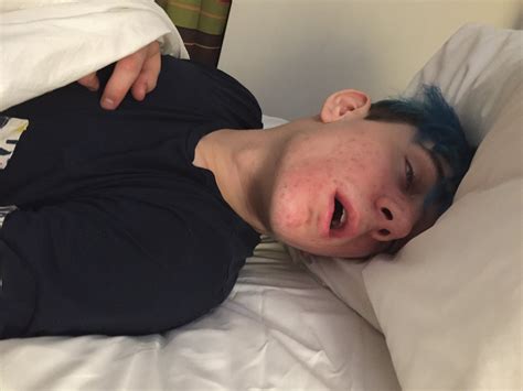 People Sleeping With Their Eyes Open Why You Might Be A Heavy Sleeper: