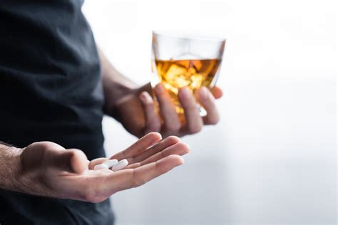 Mixing Hydroxyzine and Alcohol: Understanding the Risks and Safe Practices