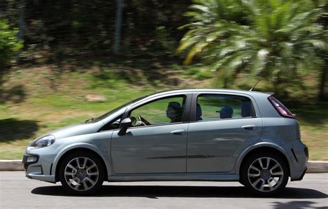 Fiat Punto 2017: excelente relación precio/equipamiento. | Lista de Carros