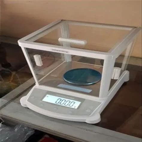 300gm X1mg Digital Analytical Balance Manufacturer, Supplier from Ahmedabad
